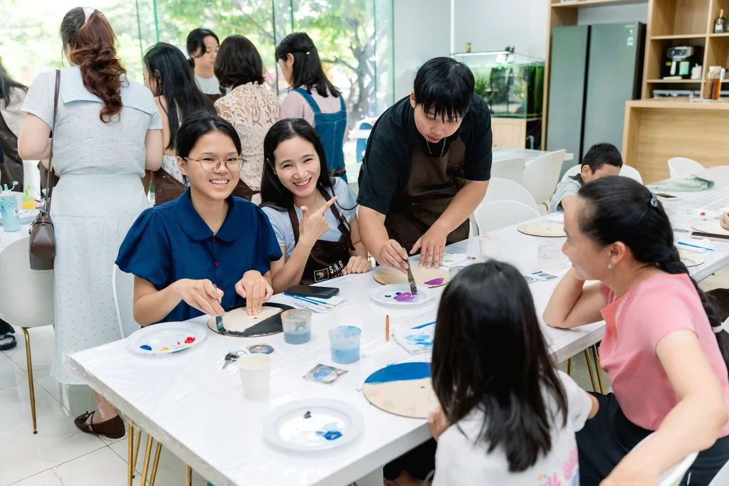 Celebrating Vietnamese Women’s Day with a Creative Wooden Clock Workshop 3