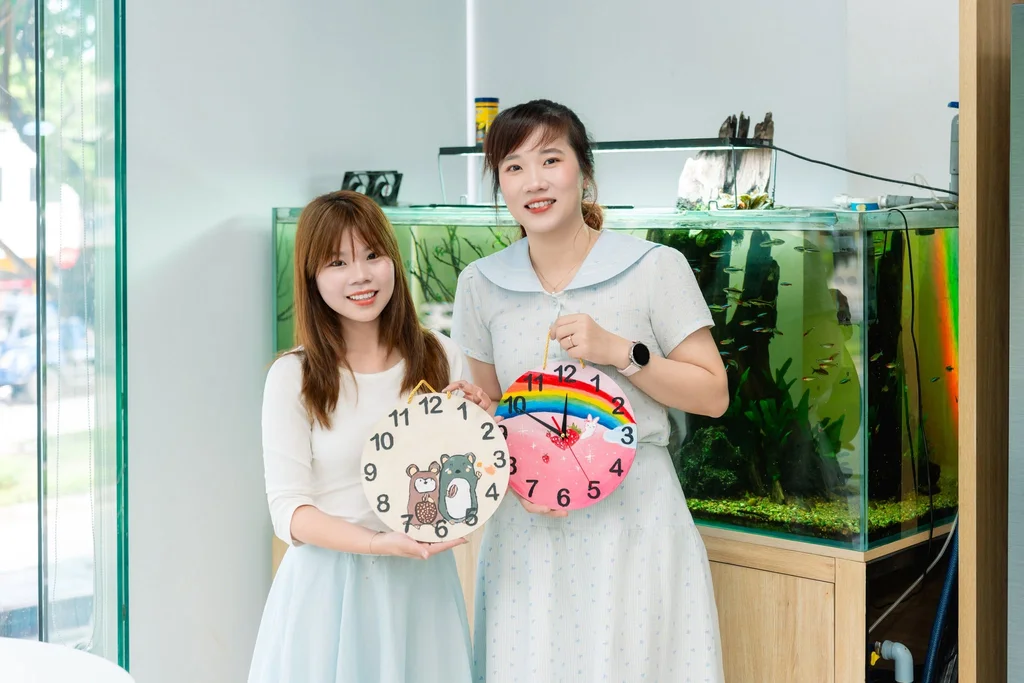 Celebrating Vietnamese Women’s Day with a Creative Wooden Clock Workshop 5